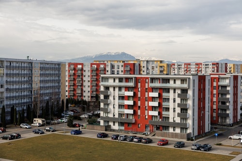 Kronsmart Apartment: Cozy Fireplace & Free Parking 37 SocialSpot