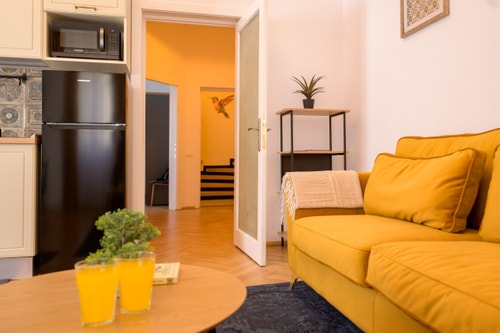 Colibri Apartment w. AC 48 SocialSpot