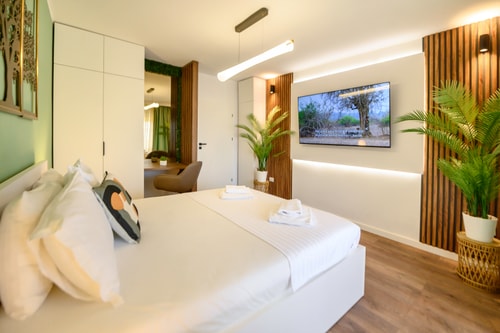 Central Green Oasis • 2BR Ultracentral Apt • AC 29 SocialSpot