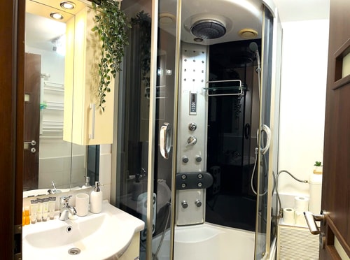 Studio Victoriei - Central Location with AC 2 SocialSpot