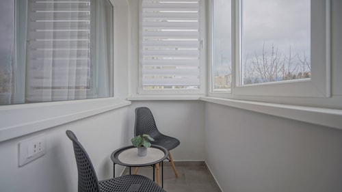 Mountain Hideaway w. Netflix & Mountain View 20 SocialSpot