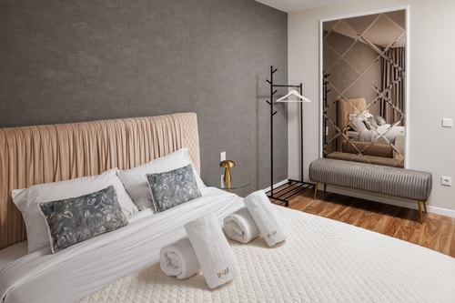 DA-LI Residence - AC & Netflix 18 SocialSpot