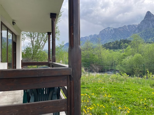 Cozy Riverfront 1 with Garden and Mountain View 26 SocialSpot