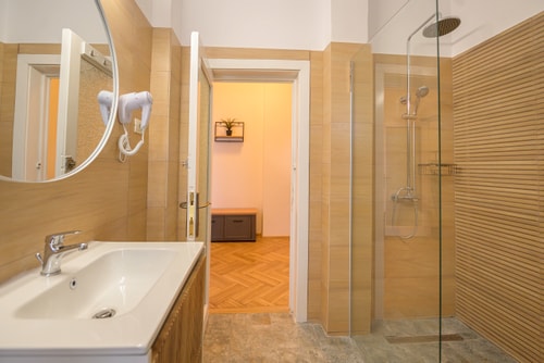 Colibri Apartment w. AC 3 SocialSpot