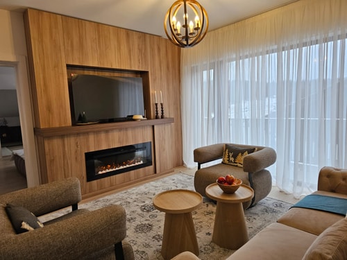 Mountain Wisper Chalet w fireplace 50 SocialSpot