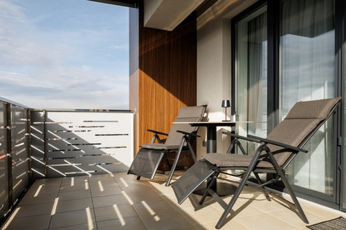 Kronsmart Apartment: Cozy Fireplace & Free Parking 3 SocialSpot