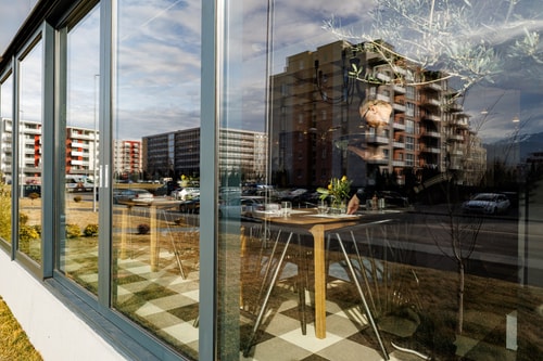 Kronsmart Apartment: Cozy Fireplace & Free Parking 38 SocialSpot
