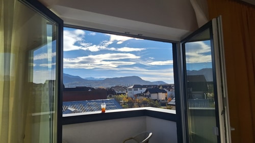 Lotus Apartment - Stunning View • Parking 17 SocialSpot