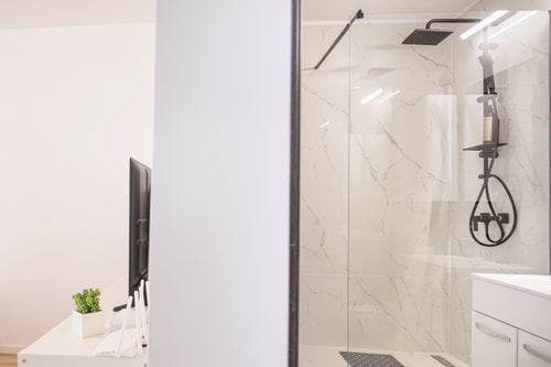 Deda Studio w. Smart TV · AC · washing machine 15 SocialSpot