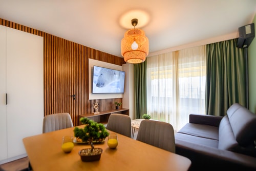 Central Green Oasis • 2BR Ultracentral Apt • AC 2 SocialSpot