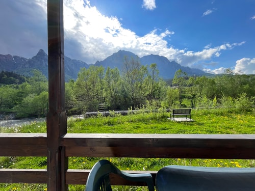 Cozy Riverfront 1 with Garden and Mountain View 46 SocialSpot