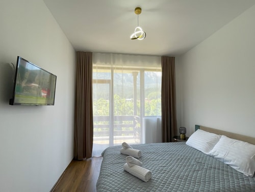 Alpine River Home: Peace and Mountain View 26 SocialSpot