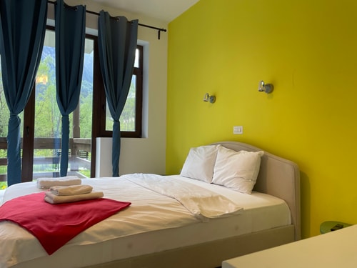 Cozy Riverfront 1 with Garden and Mountain View 20 SocialSpot