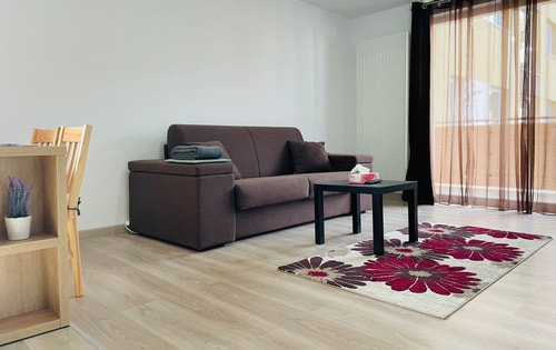 Mountain Crib in Urban Plaza w. Parking & Smart TV 9 SocialSpot
