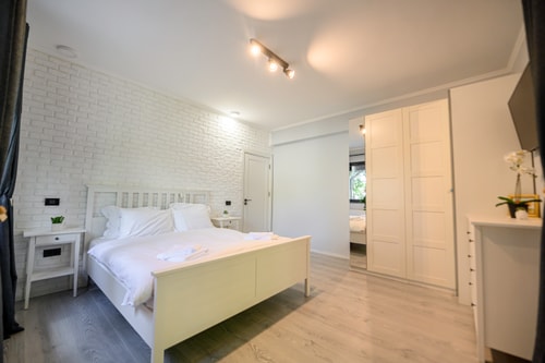 Kiseleff Flat 3 SocialSpot