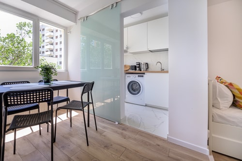 Deda Studio w. Smart TV · AC · washing machine 37 SocialSpot