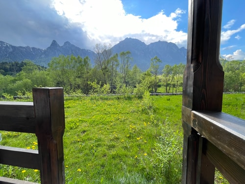 Cozy Riverfront 2 with Garden and Mountain View 27 SocialSpot