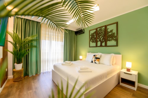 Central Green Oasis • 2BR Ultracentral Apt • AC 1 SocialSpot