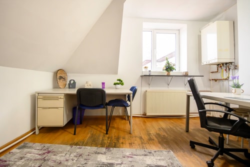 Lavender Attic w. AC, working desks SocialSpot