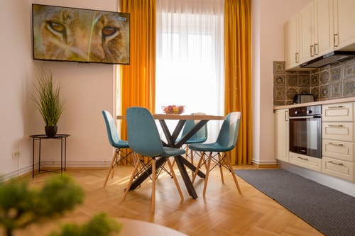 Colibri Apartment w. AC 50 SocialSpot