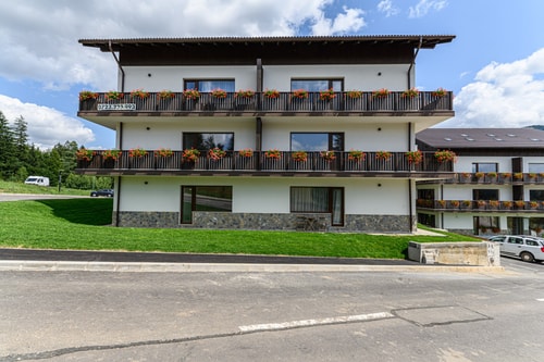 Grand Chalet Suite 2 3 SocialSpot