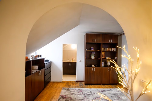 Lavender Attic w. AC, working desks 29 SocialSpot