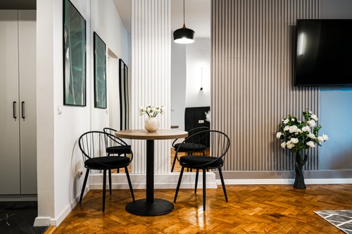 The Black Orchid Studio - Balcony, Near Old Town SocialSpot