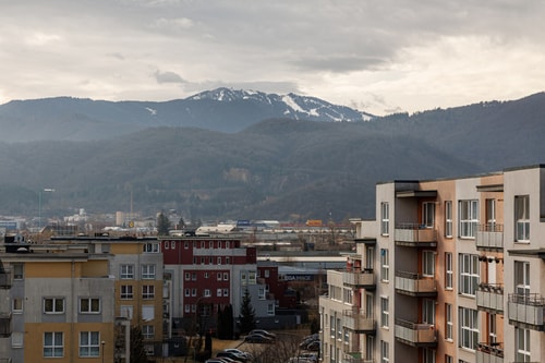 Kronsmart Apartment: Cozy Fireplace & Free Parking 35 SocialSpot