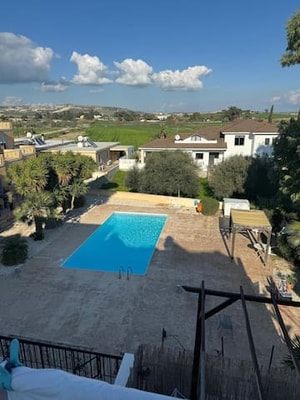 Oroklini Bee Happy House