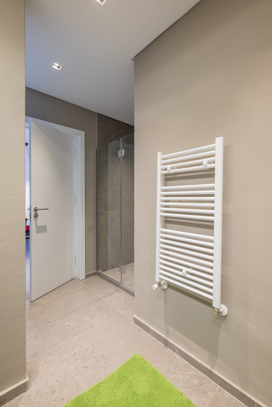 Minimal interior design / Metro Station / Luxury A 22 Flat Manager Booking