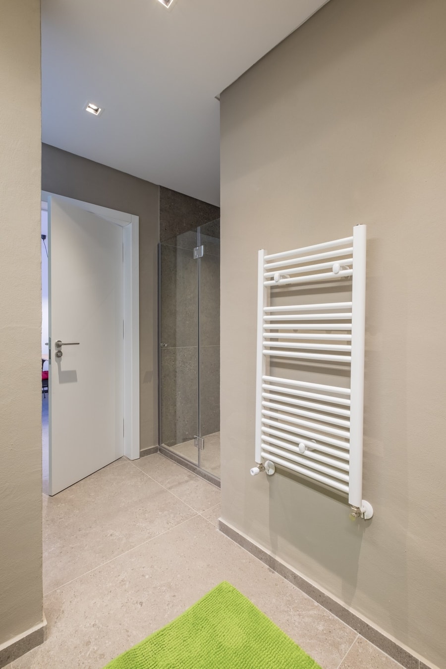 SOF.OSOGOVO32A · Minimal interior design / Metro Station / Luxury A 22 Flat Manager Booking
