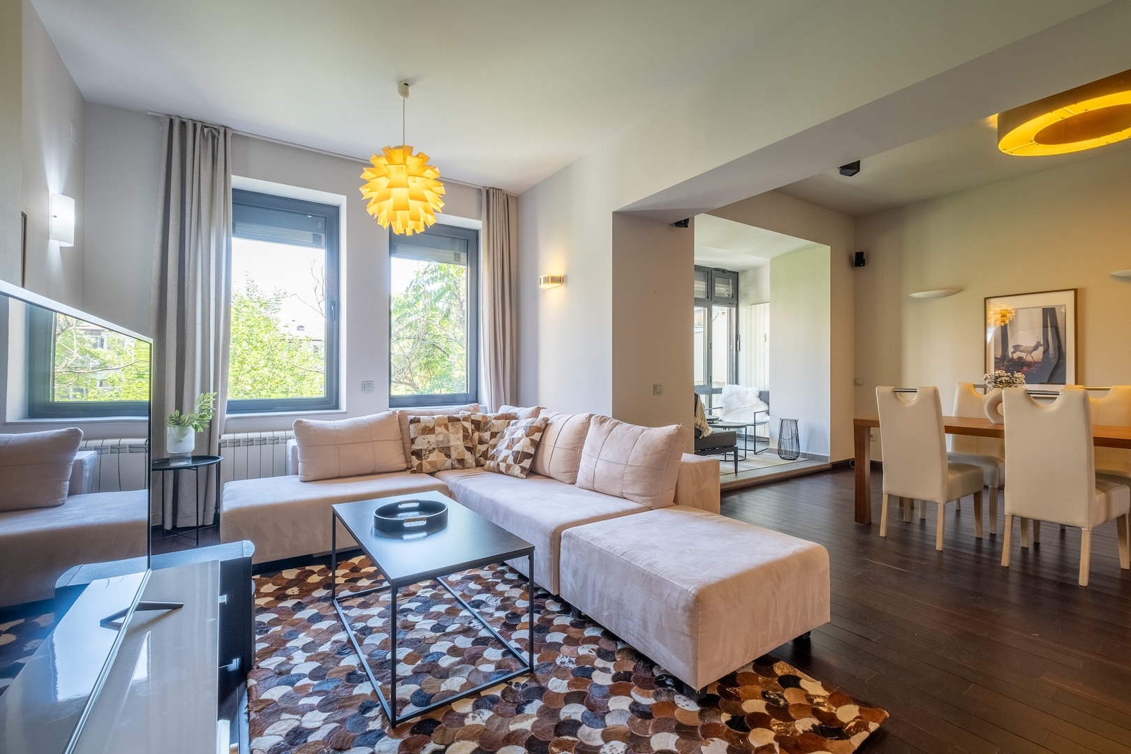 Modern yet Rustic Style City Centre Apt | 2BR/2BTH 4 Flat Manager Booking