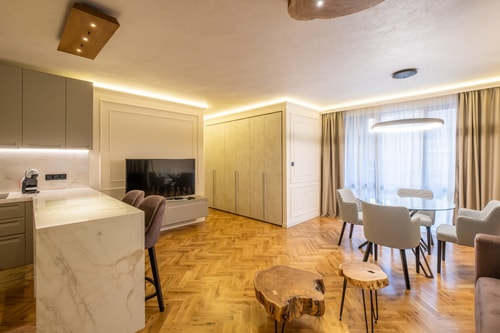 SOFapart Stylish & Fancy Place | 1 BDR 12 Flat Manager Booking