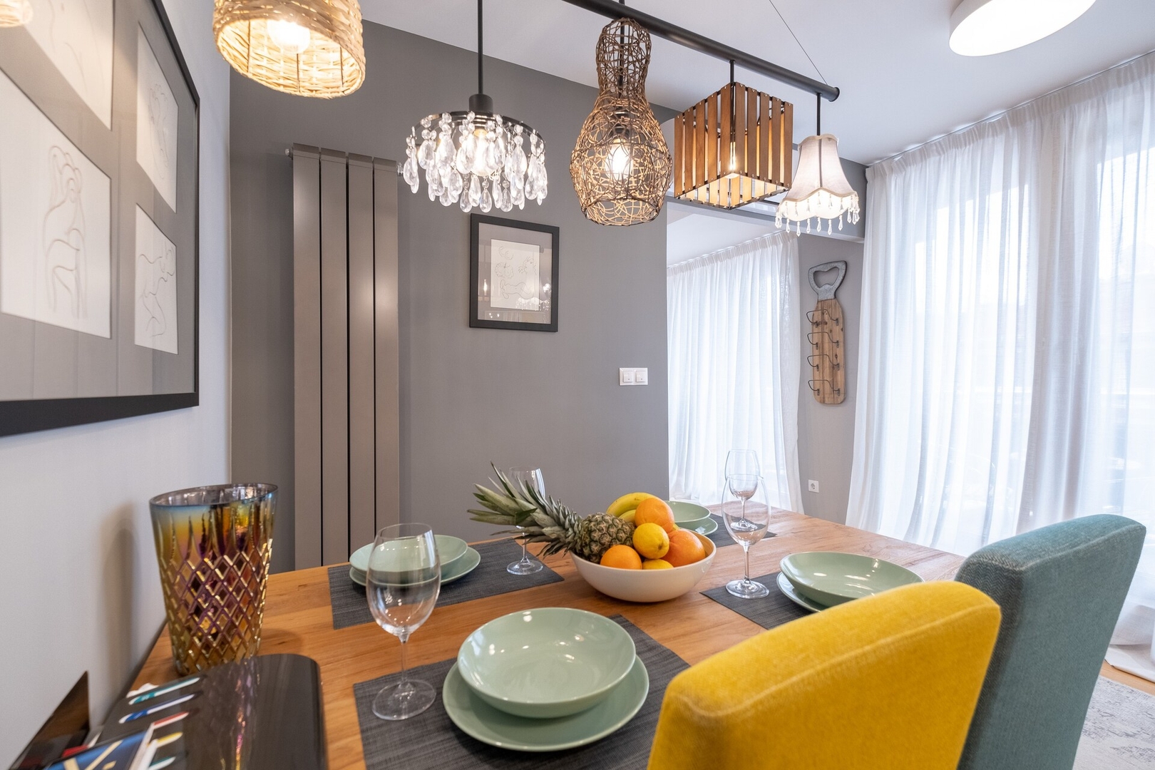 ⭐⭐⭐⭐⭐ High-end Designer 2BR Aprt + Lift&Balconies 7 Flat Manager Booking
