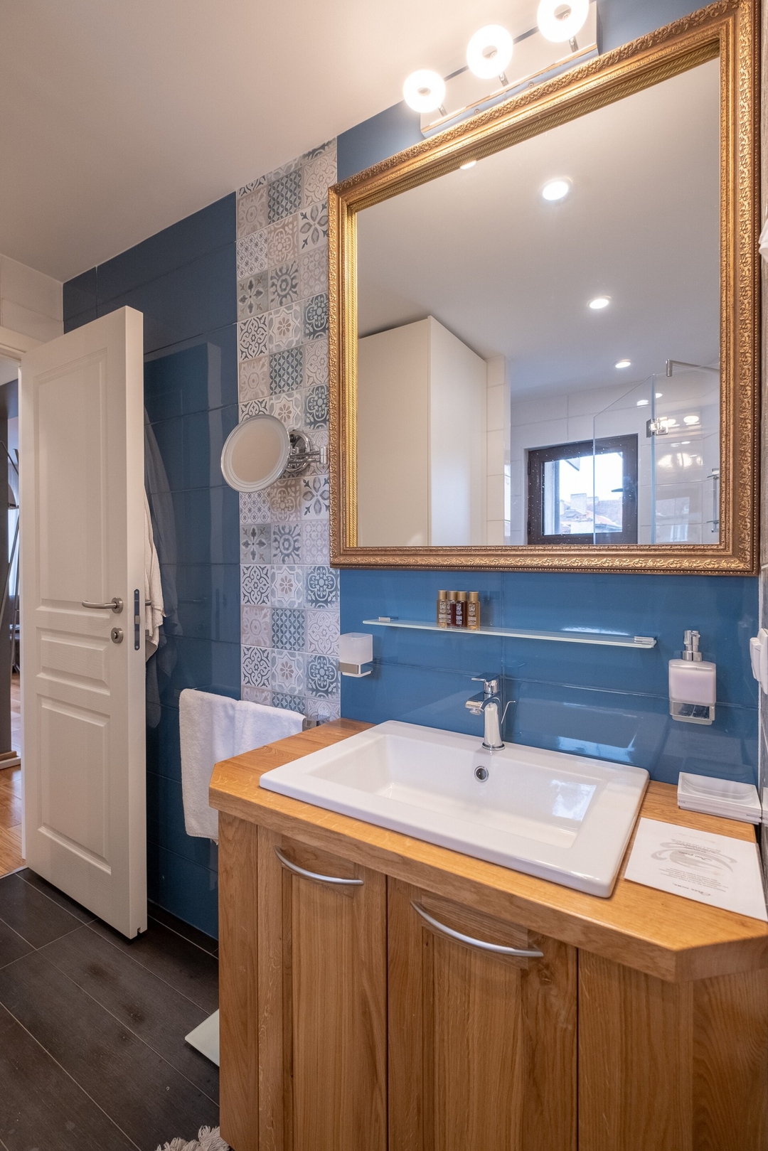 ⭐⭐⭐⭐⭐ High-end Designer Aprt ➫ AC & Lift & Balcony 12 Flat Manager Booking