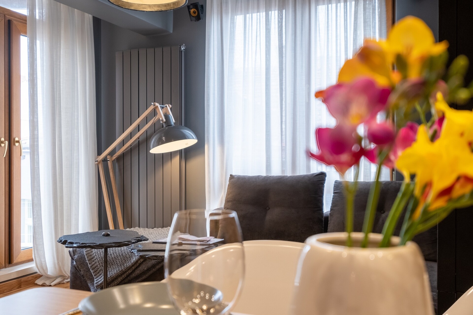 ⭐⭐⭐⭐⭐ High-end Designer Aprt ➫ AC & Lift & Balcony 25 Flat Manager Booking