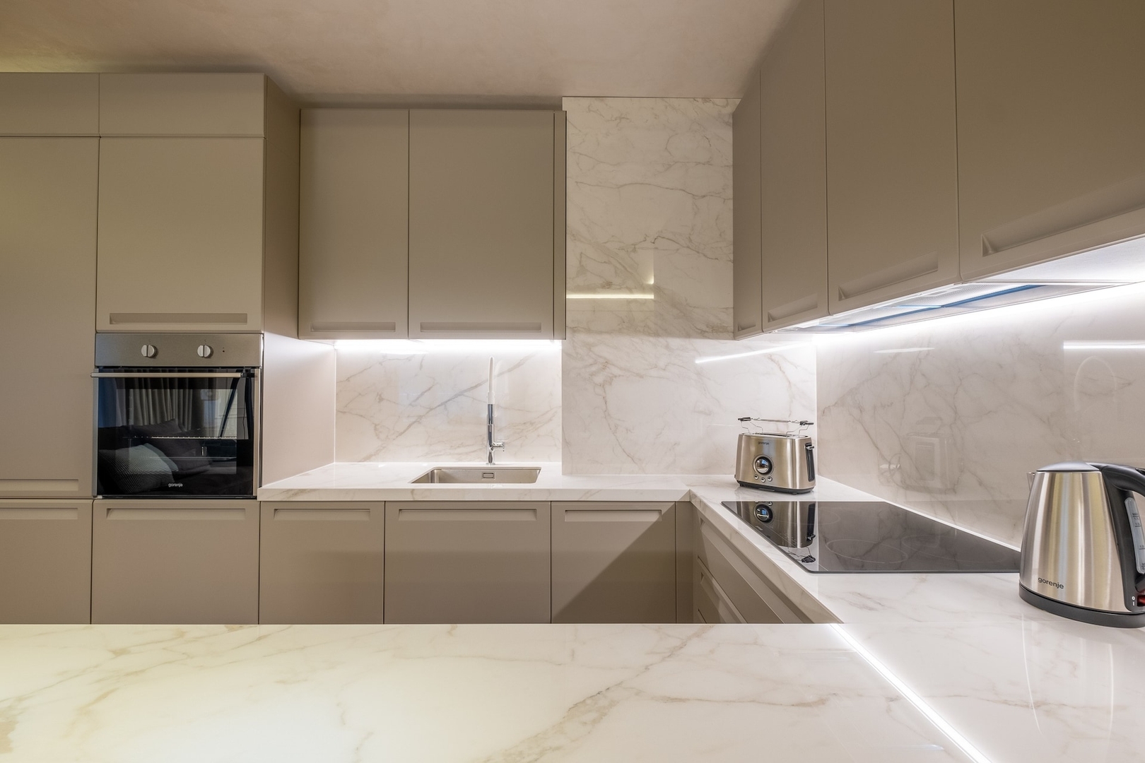 SOFapart Stylish & Fancy Place | 1 BDR 9 Flat Manager Booking