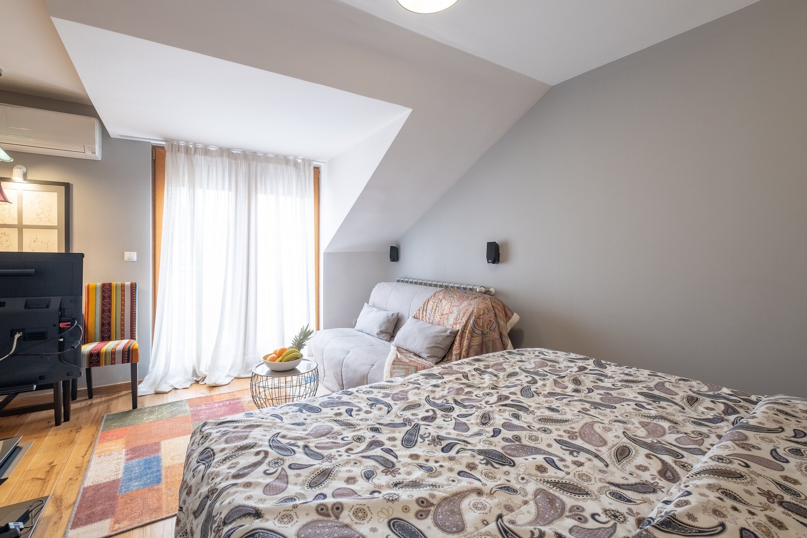⭐⭐⭐⭐⭐ High-end Designer Studio ➫ AC + Parking 9 Flat Manager Booking