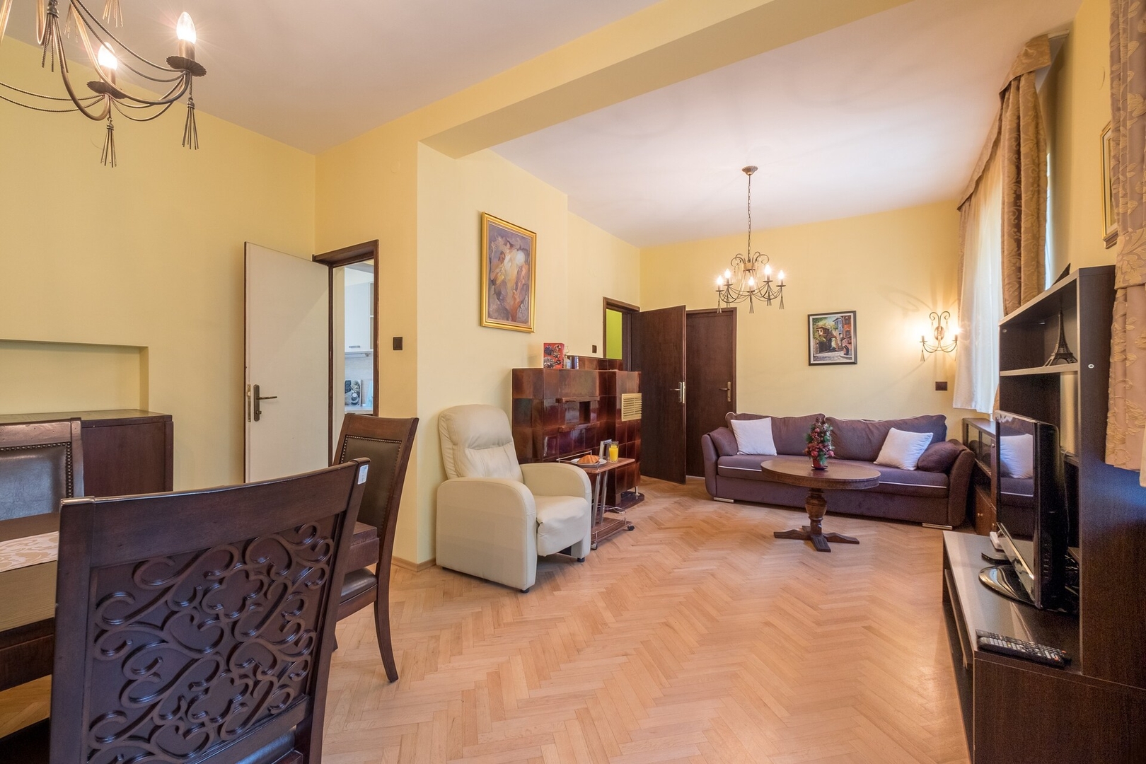 ☼ Very Central & Aristocratic 2BDR w/ ACs ☼ 11 Flat Manager Booking