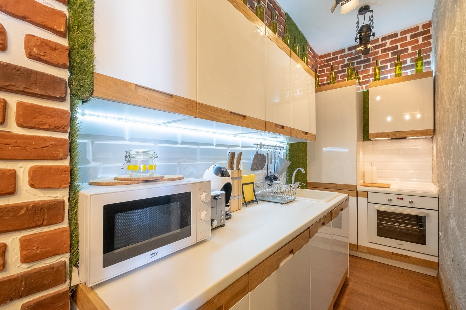 Exceptional City Gem with 1 BDR 17 Flat Manager Booking