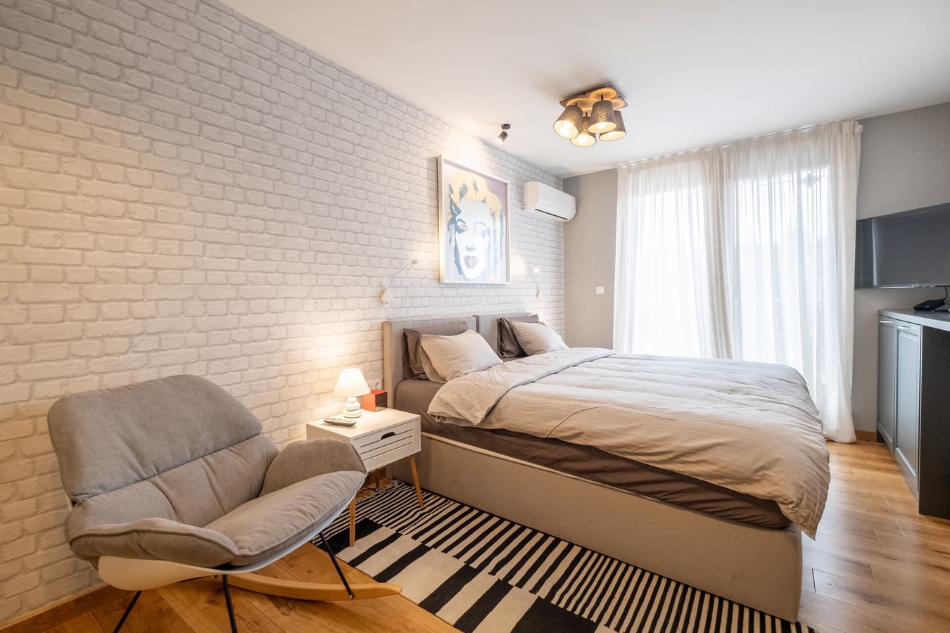 ⭐⭐⭐⭐⭐ High-end Designer 2BR Aprt + Lift&Balconies 29 Flat Manager Booking