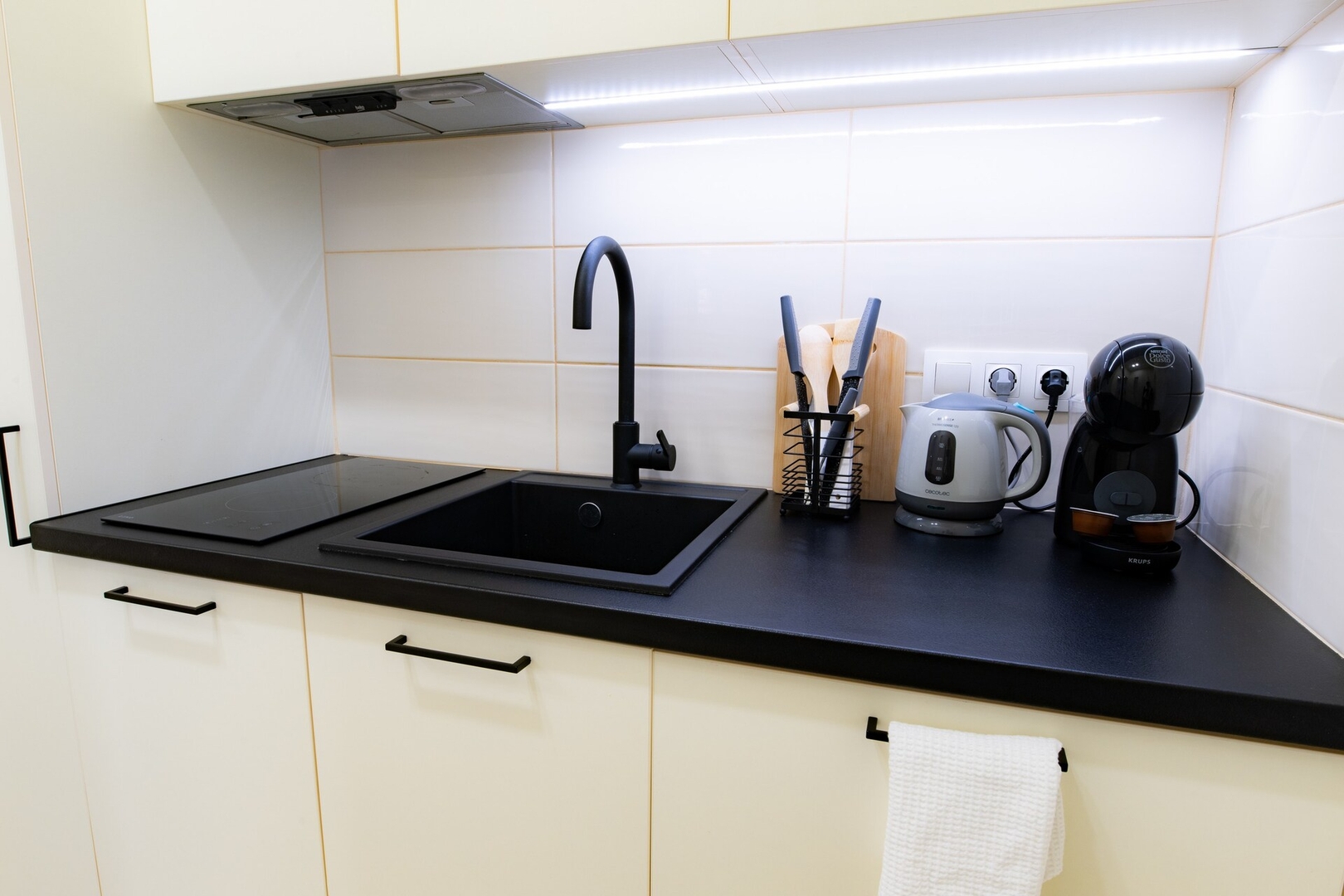 City Center 1BR | Super King Size Bed WiFi200Mbp 25 Flat Manager Booking