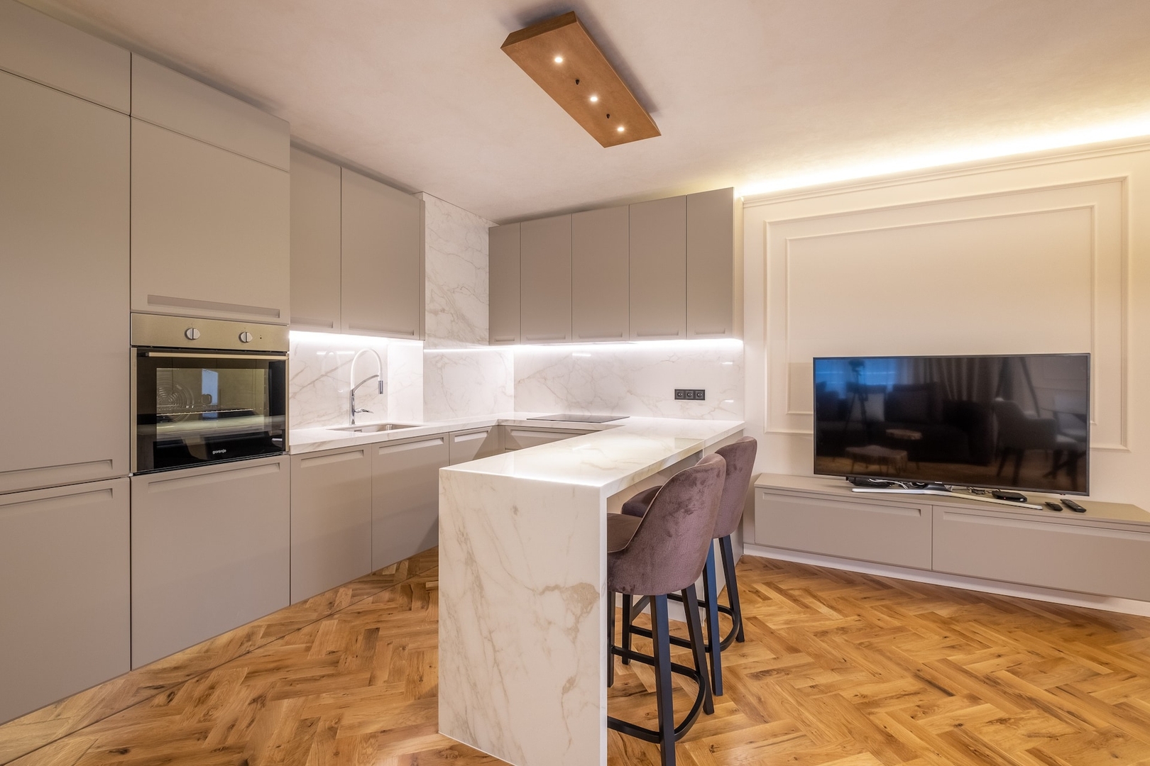 SOFapart Stylish & Fancy Place | 1 BDR 14 Flat Manager Booking
