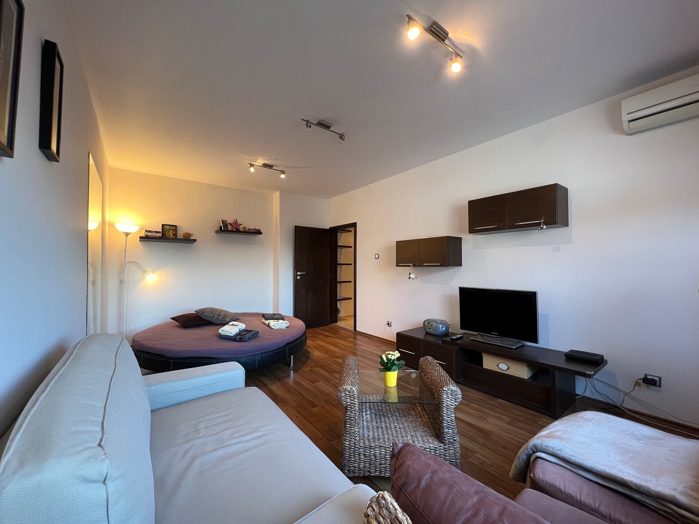 Donna's Apt/1 BDR @ Lozenets 0 Flat Manager Booking
