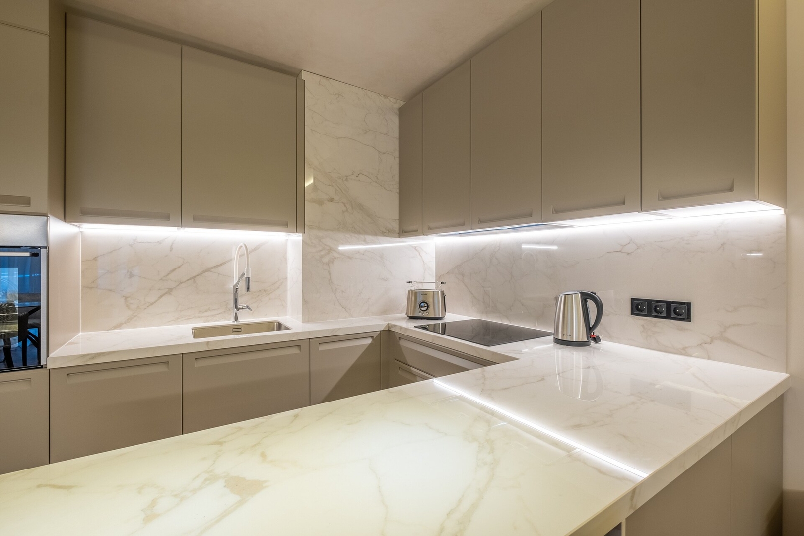 SOFapart Stylish & Fancy Place | 1 BDR 13 Flat Manager Booking