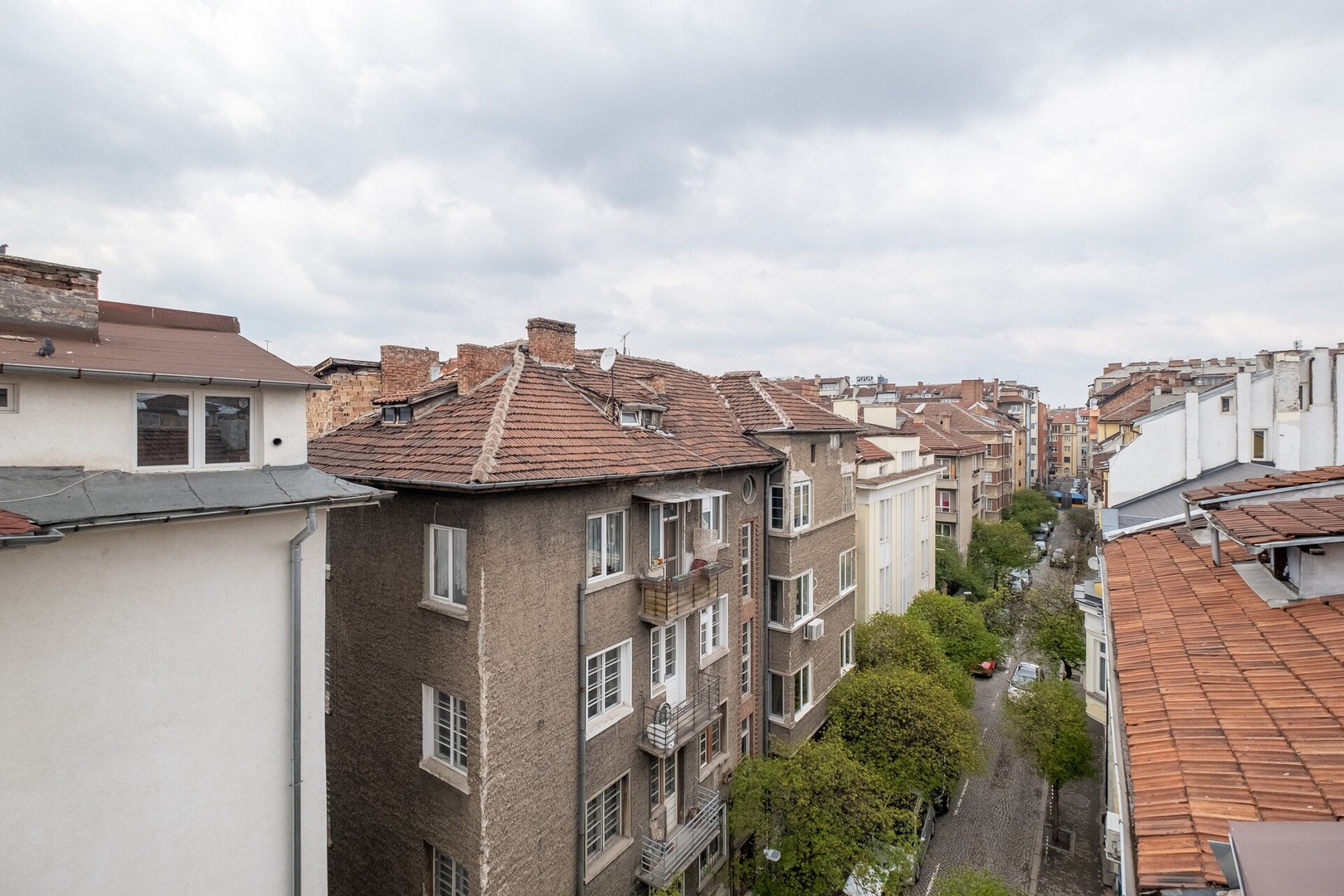 ⭐⭐⭐⭐⭐ High-end Designer 2BR Aprt + Lift&Balconies 55 Flat Manager Booking