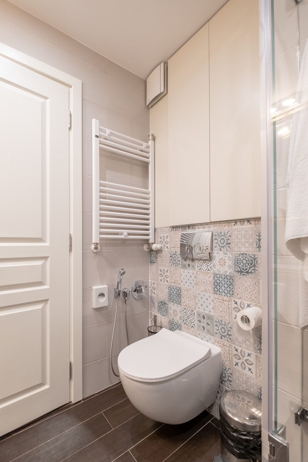 ⭐⭐⭐⭐⭐ High-end Designer Studio ➫ AC + Parking 23 Flat Manager Booking