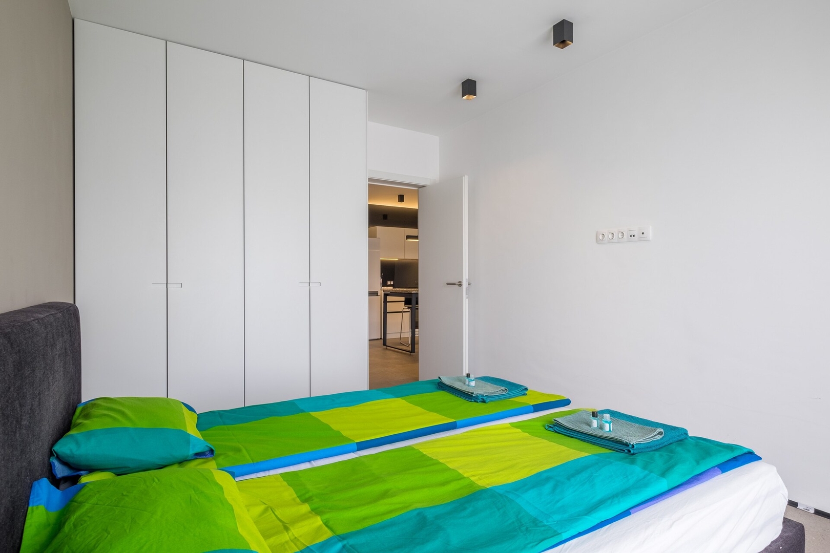 Minimal interior design / Metro Station / Luxury B 19 Flat Manager Booking