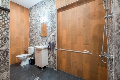 2 BDR & 2 BTHR Funky Apartment / Supreme Location 51 Flat Manager Booking