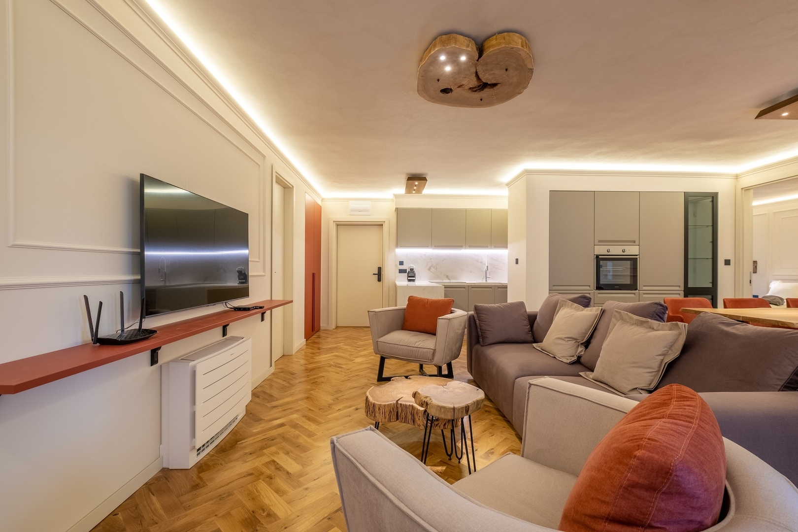 SOFapart Boutique Apt with 3 BDR + 2 BTH & Parking 5 Flat Manager Booking